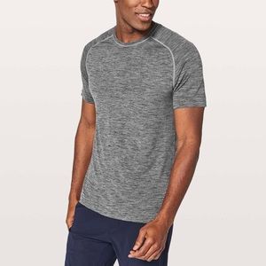 Lululemon men’s metal vent short sleeve